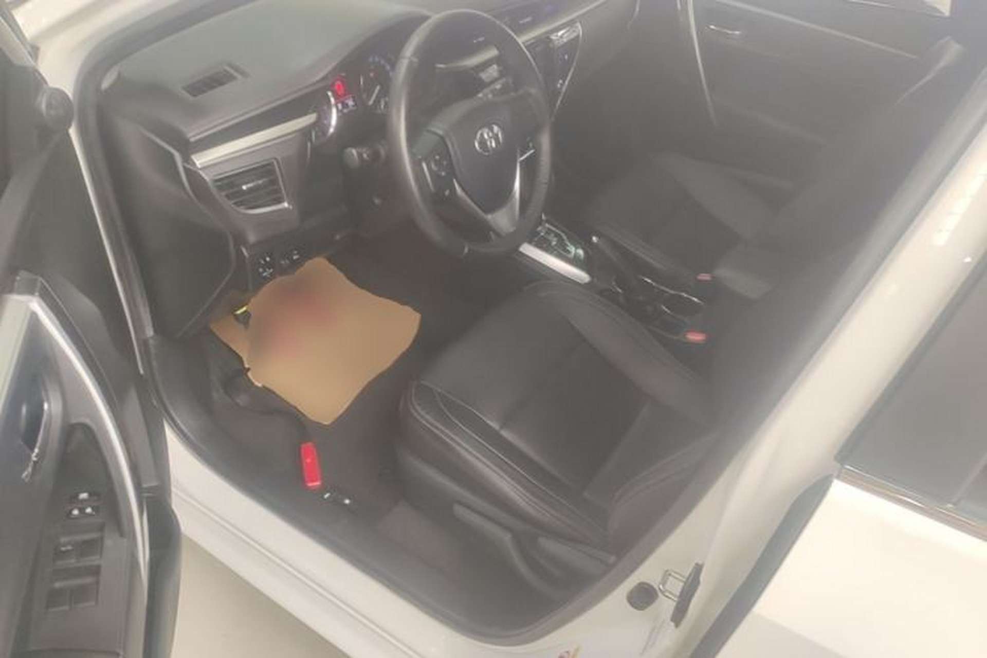Used Toyota Corolla 2014 1.6L CVT GL-i Leather Edition Driver Seat