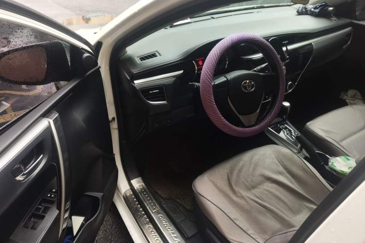 Used Toyota Corolla 2014 1.6L CVT GL-i Driver Seat