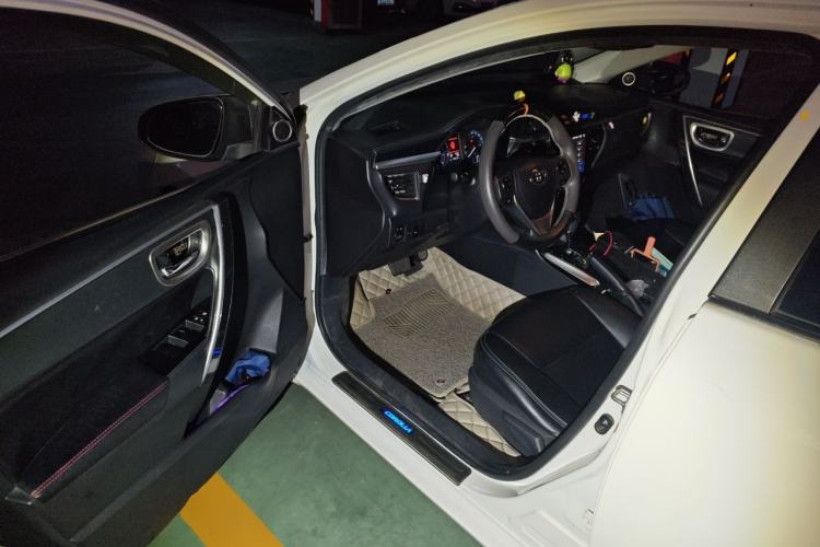 Used Toyota Corolla 2014 1.6L CVT GL-i Driver Seat