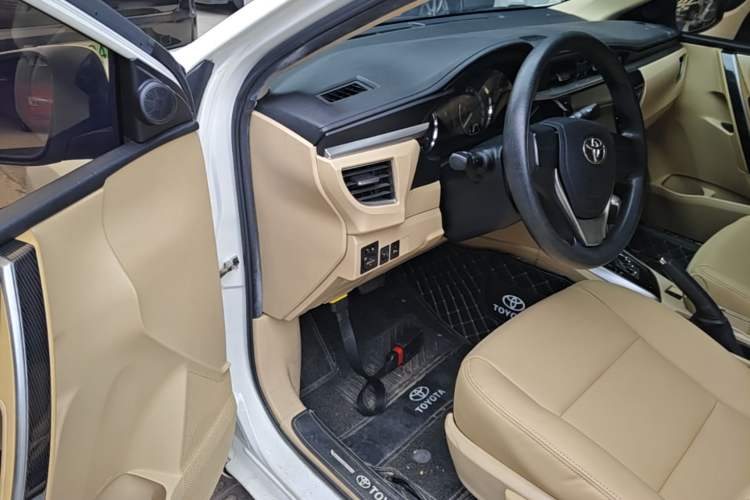 Used Toyota Corolla 2014 1.6L CVT GL-i Driver Seat