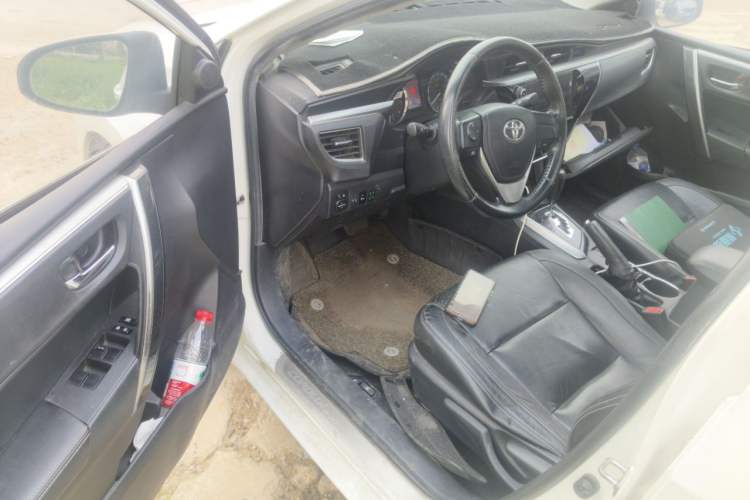 Used Toyota Corolla 2014 1.6L CVT GL-i Leather Edition Driver Seat