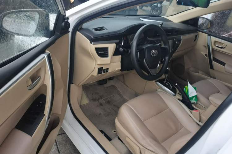 Used Toyota Corolla 2014 1.6L CVT GL-i Driver Seat