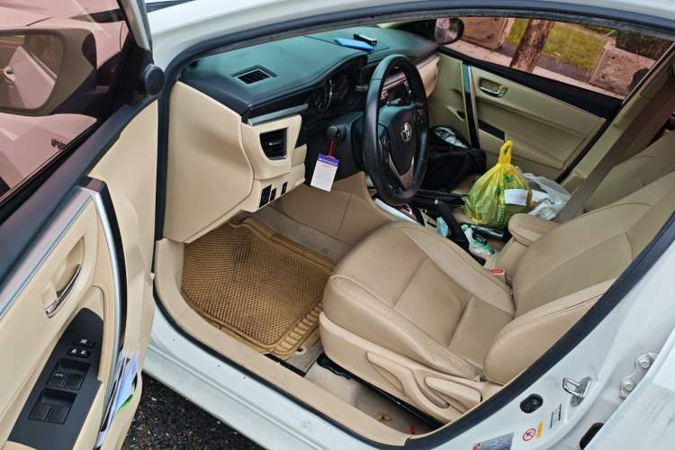 Used Toyota Corolla 2014 1.8L CVT GLX-i Driver Seat