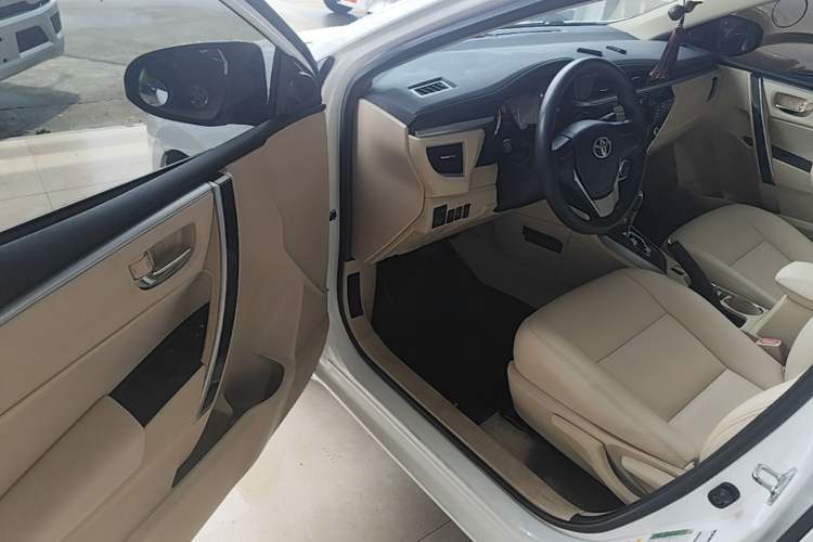 Used Toyota Corolla 2014 1.6L CVT GL-i Driver Seat