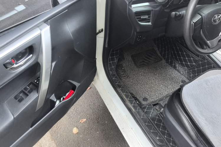 Used Toyota Corolla 2014 1.6L CVT GL Driver Seat