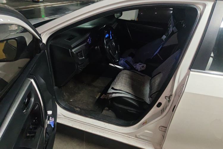 Used Toyota Corolla 2014 1.6L CVT GL-i Leather Edition Driver Seat