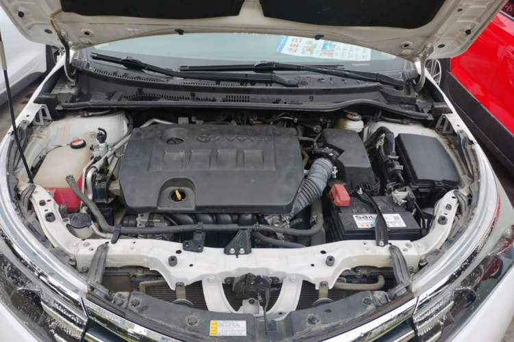 Used Toyota Corolla 2014 1.6L CVT GL Engine Bay
