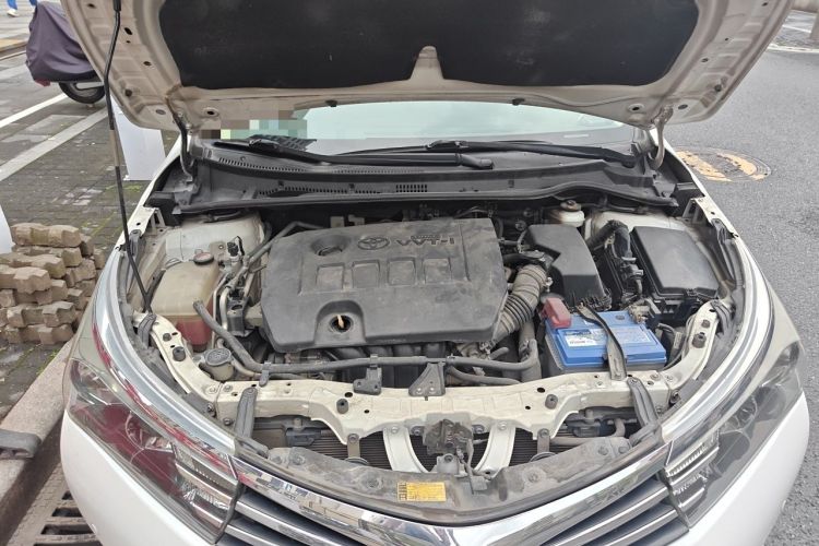Used Toyota Corolla 2014 1.6L CVT GL-i Engine Bay