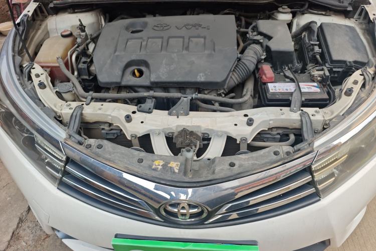 Used Toyota Corolla 2014 1.6L CVT GL Engine Bay