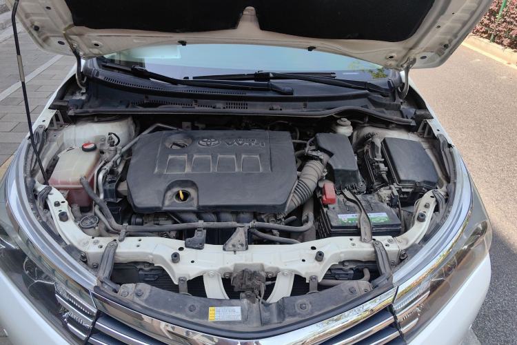 Used Toyota Corolla 2014 1.6L CVT GL-i Engine Bay