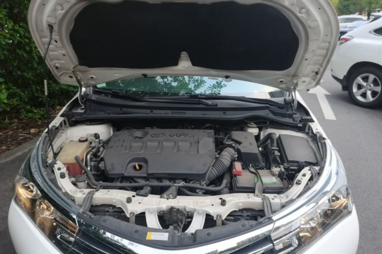 Used Toyota Corolla 2014 1.6L CVT GL Engine Bay