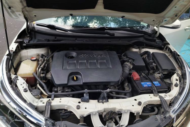 Used Toyota Corolla 2014 1.6L CVT GL Engine Bay
