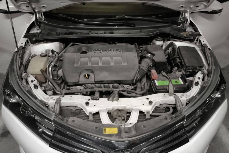 Used Toyota Corolla 2014 1.6L CVT GL Engine Bay