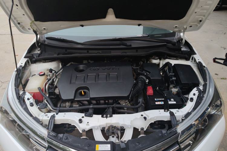 Used Toyota Corolla 2014 1.6L CVT GL-i Engine Bay