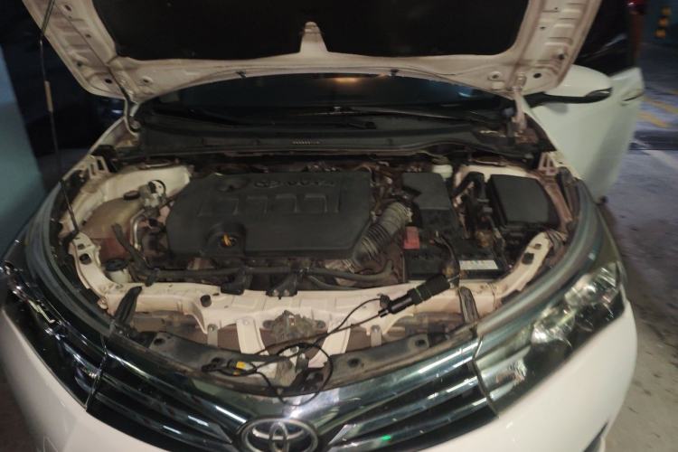 Used Toyota Corolla 2014 1.6L CVT GL Engine Bay