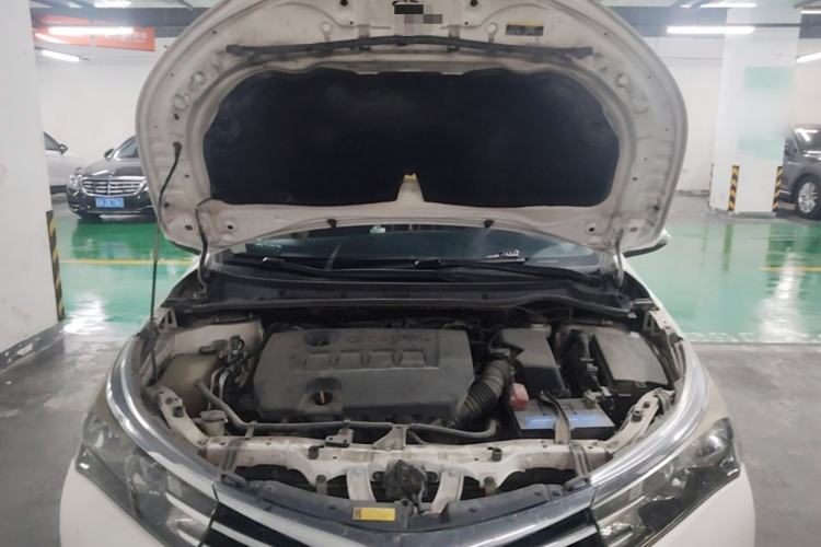 Used Toyota Corolla 2014 1.6L CVT GL Engine Bay
