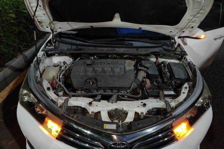 Used Toyota Corolla 2014 1.6L CVT GL Engine Bay