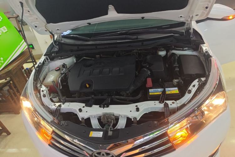 Used Toyota Corolla 2014 1.6L CVT GL Engine Bay