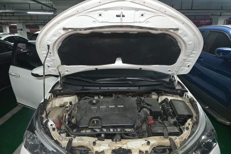 Used Toyota Corolla 2014 1.6L CVT GL-i Engine Bay