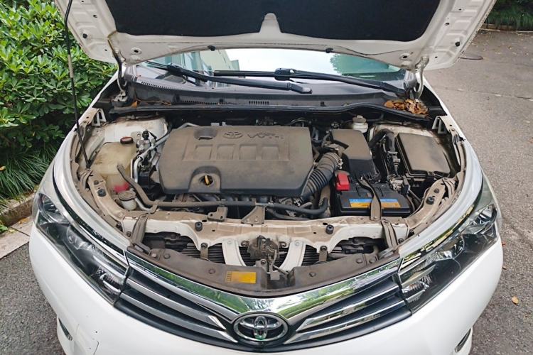 Used Toyota Corolla 2014 1.6L CVT GLX-i Engine Bay