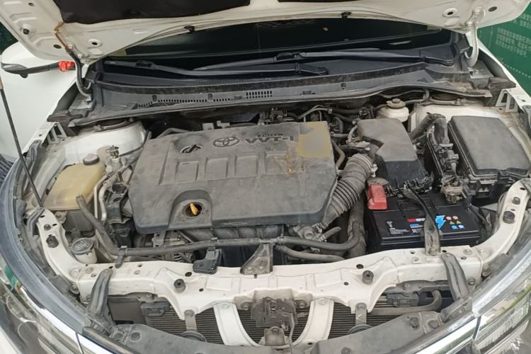 Used Toyota Corolla 2014 1.6L CVT GL Engine Bay