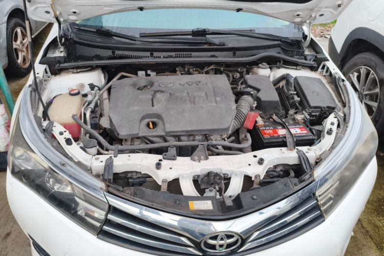 Used Toyota Corolla 2014 1.6L CVT GL Engine Bay