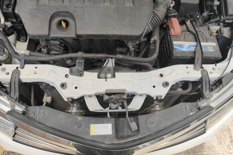 Used Toyota Corolla 2014 1.6L CVT GL Engine Bay