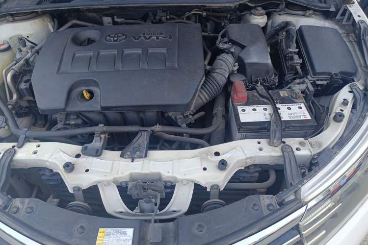 Used Toyota Corolla 2014 1.6L CVT GL Engine Bay