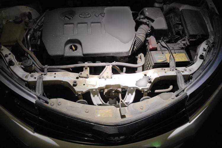 Used Toyota Corolla 2014 1.6L CVT GL-i Engine Bay