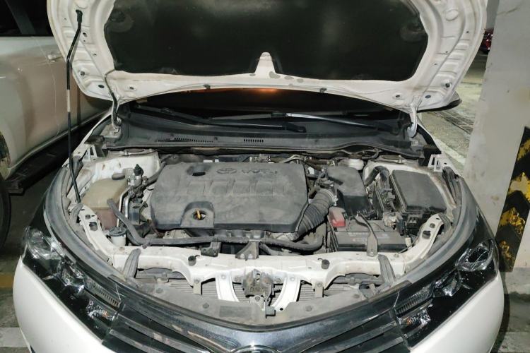 Used Toyota Corolla 2014 1.6L CVT GL Engine Bay