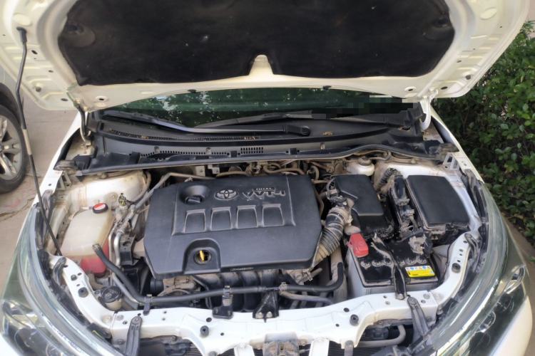 Used Toyota Corolla 2014 1.6L CVT GL-i Engine Bay