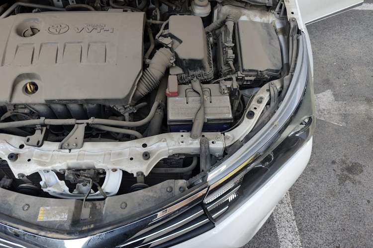 Used Toyota Corolla 2014 1.6L CVT GL-i Engine Bay Left