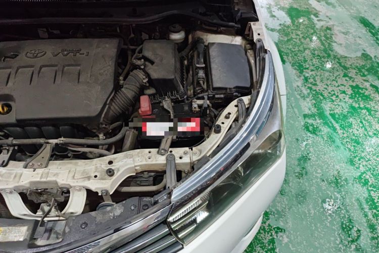 Used Toyota Corolla 2014 1.6L CVT GL-i Engine Bay Left