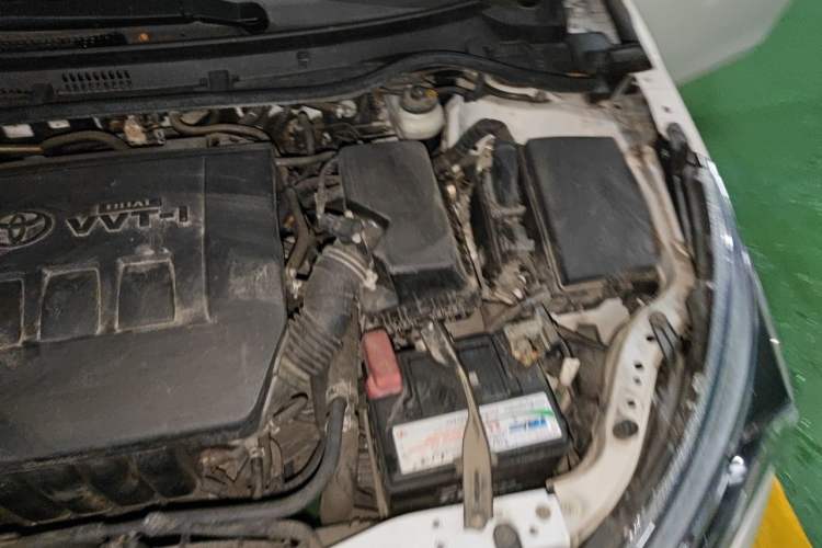 Used Toyota Corolla 2014 1.6L CVT GL Engine Bay Left
