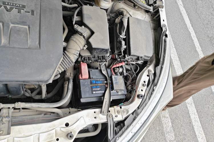Used Toyota Corolla 2014 1.6L CVT GL-i Engine Bay Left