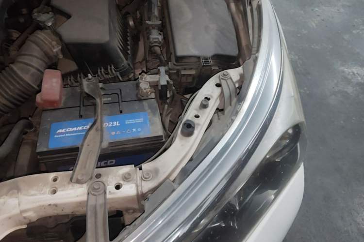 Used Toyota Corolla 2014 1.6L CVT GL Engine Bay Left