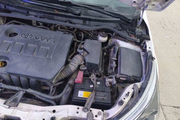 Used Toyota Corolla 2014 1.6L CVT GL-i Engine Bay Left