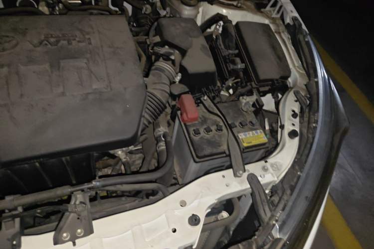 Used Toyota Corolla 2014 1.6L CVT GL-i Engine Bay Left