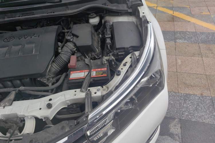 Used Toyota Corolla 2014 1.6L CVT GL Engine Bay Left