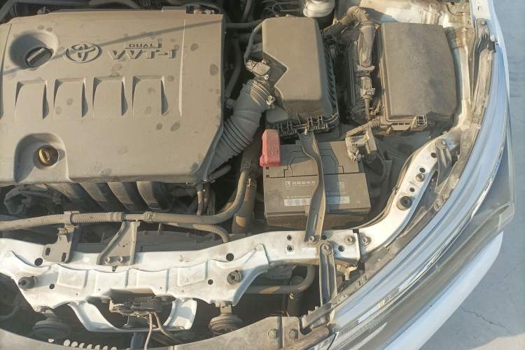 Used Toyota Corolla 2014 1.6L CVT GL-i Engine Bay Left