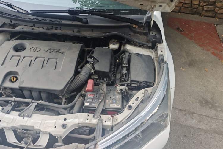 Used Toyota Corolla 2014 1.6L CVT GL Engine Bay Left