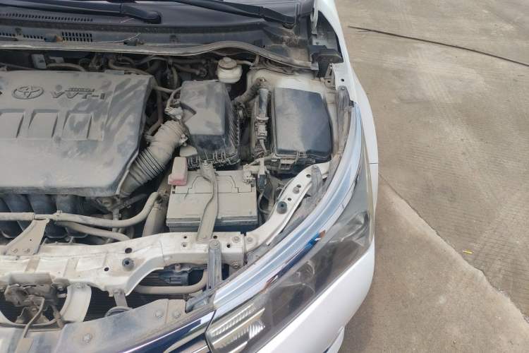 Used Toyota Corolla 2014 1.6L CVT GL-i Engine Bay Left
