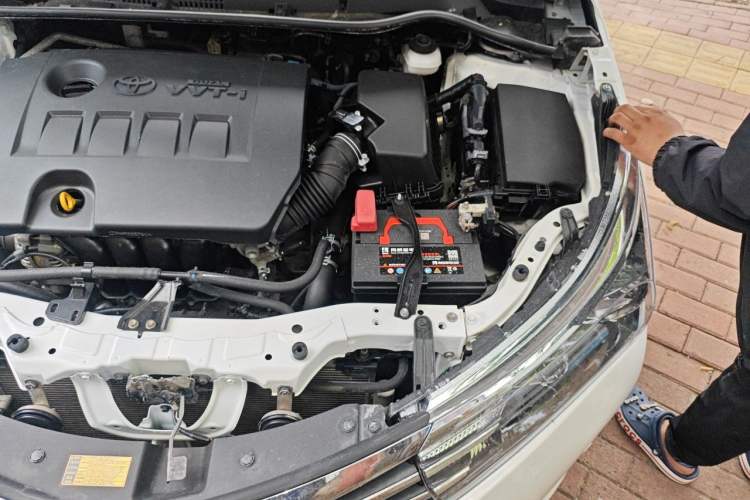 Used Toyota Corolla 2014 1.6L CVT GL-i Leather Edition Engine Bay Left