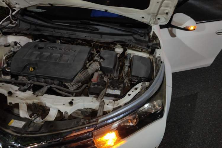 Used Toyota Corolla 2014 1.6L CVT GL Engine Bay Left