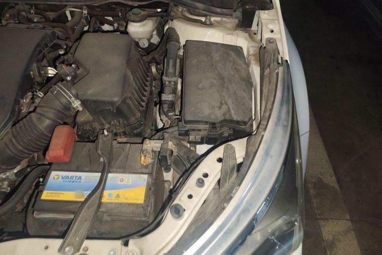 Used Toyota Corolla 2014 1.6L CVT GL-i Engine Bay Left