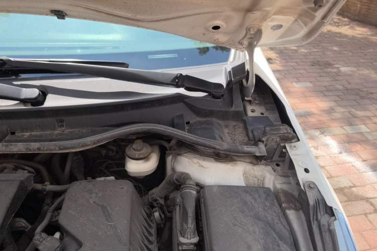 Used Toyota Corolla 2014 1.6L CVT GL-i Engine Bay Left