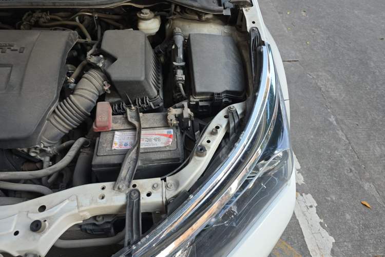 Used Toyota Corolla 2014 1.6L CVT GL Engine Bay Left