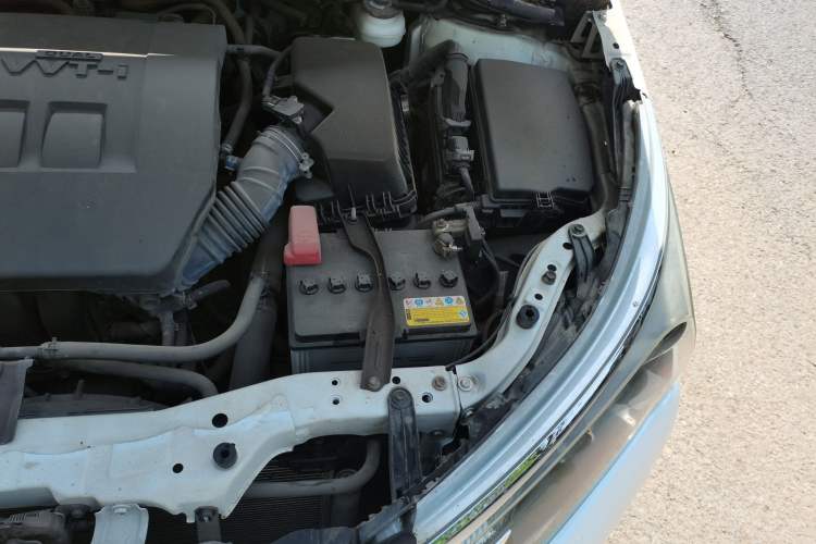 Used Toyota Corolla 2014 1.6L CVT GL-i Engine Bay Left