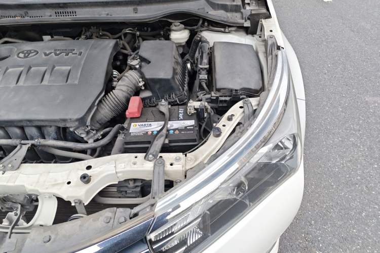 Used Toyota Corolla 2014 1.6L CVT GL Engine Bay Left