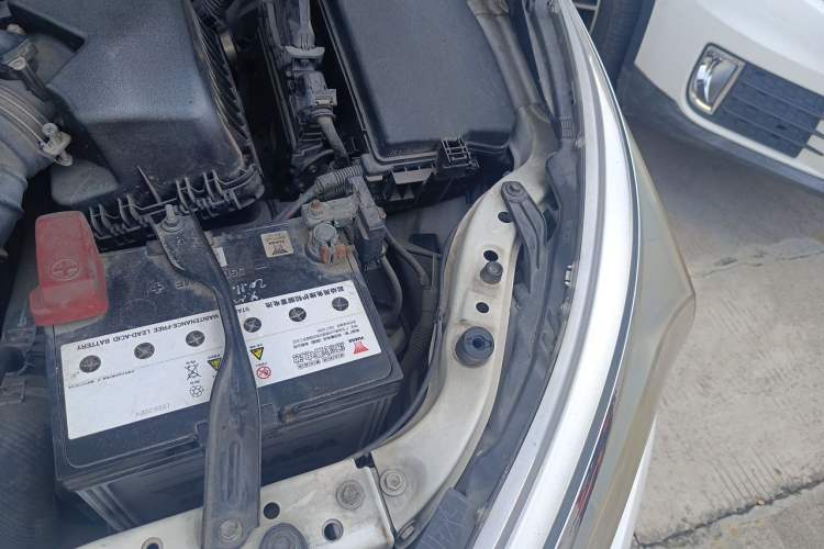 Used Toyota Corolla 2014 1.6L CVT GL Engine Bay Left